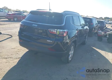 2022 Jeep Compass Latitude 4X4 from USA, damaged, VIN 3C4NJDBBXNT231443